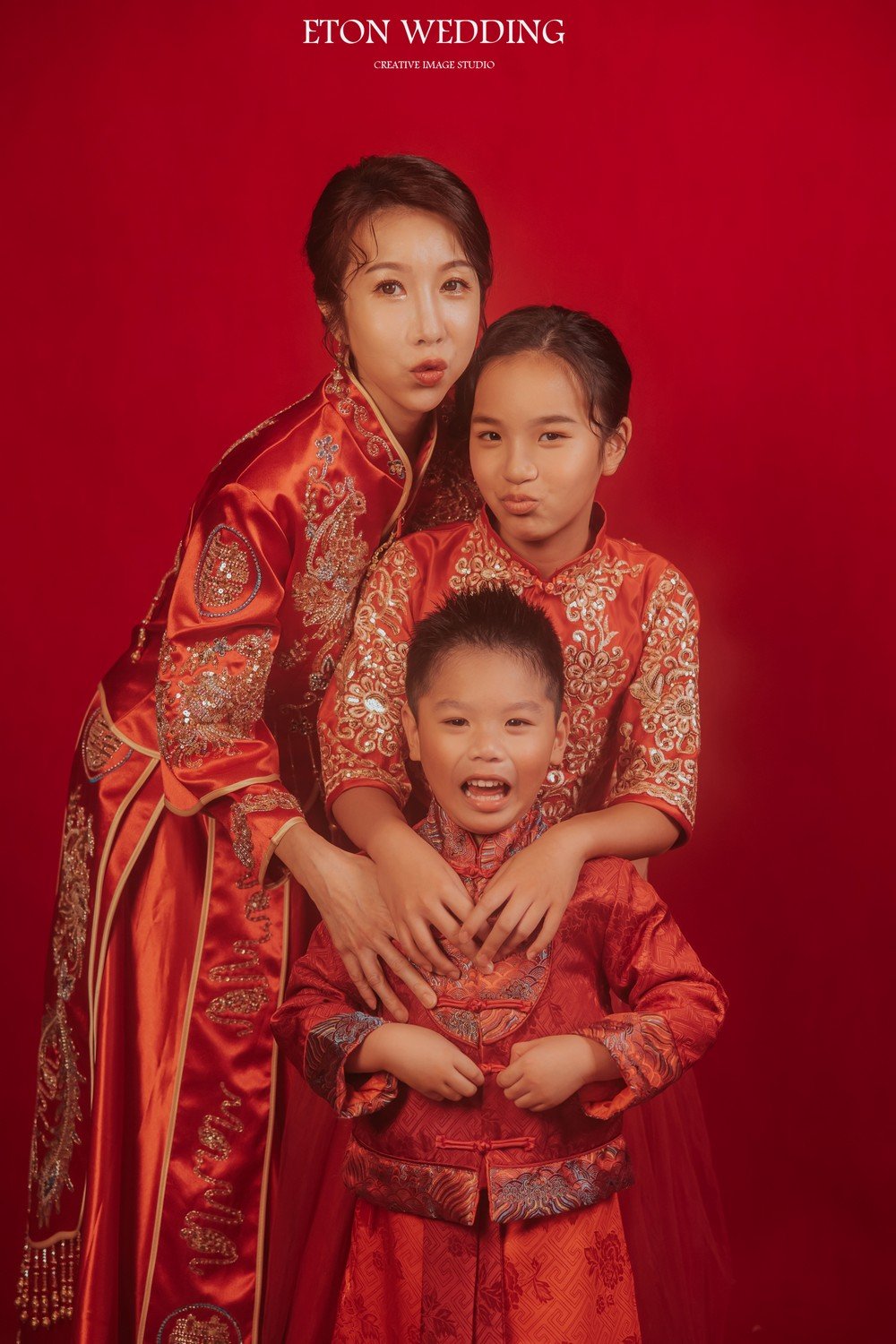 中式禮服出租,中式禮服,中式婚紗,秀禾服,龍鳳褂