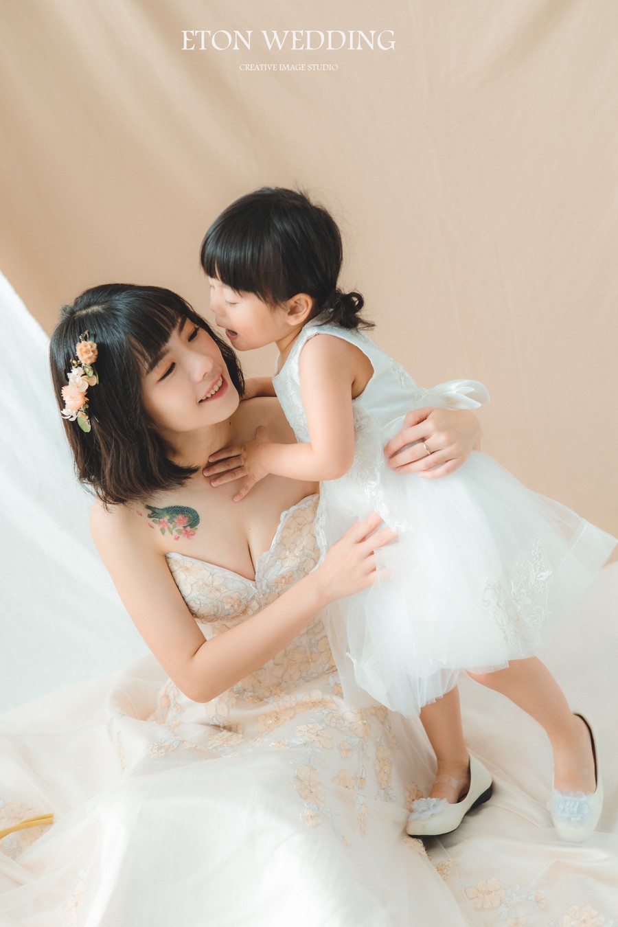 母女 全家福中的珍貴時刻：母女寫真篇| 親子寫真,親子婚紗,母女婚紗,母女攝影,全家福