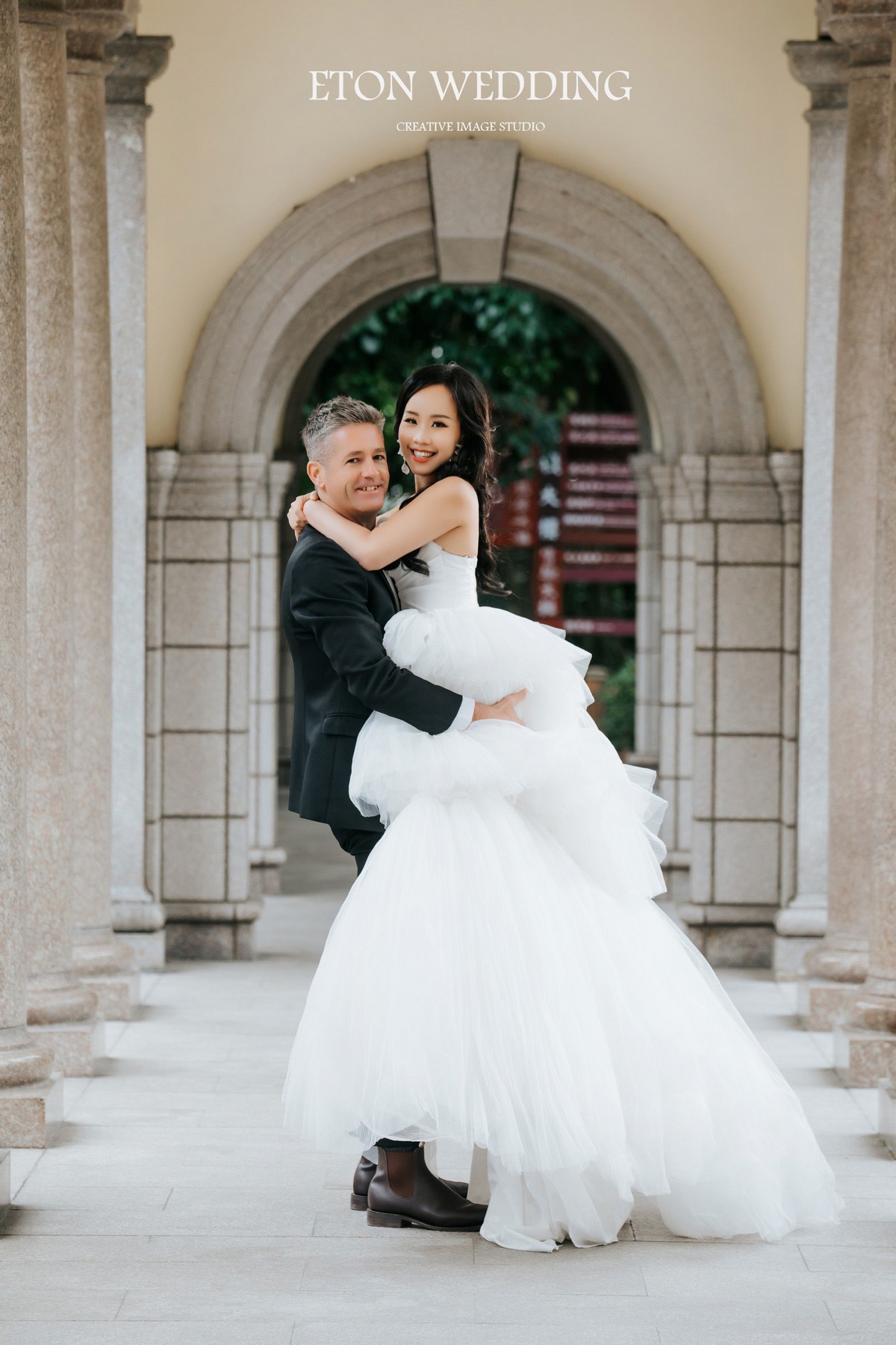 海外新人,旅拍婚紗,旅拍攝影,自助婚紗,一站式服務,台灣婚紗,婚紗拍攝地點,台灣婚紗旅拍攻略,檔案全贈,婚紗禮服,中式禮服,秀禾服,龍鳳掛,異國戀,台灣女婿,新住民,跨國夫妻,跨國婚姻,外景婚紗攝影,婚紗外景,婚紗照外景,棚拍婚紗,攝影棚