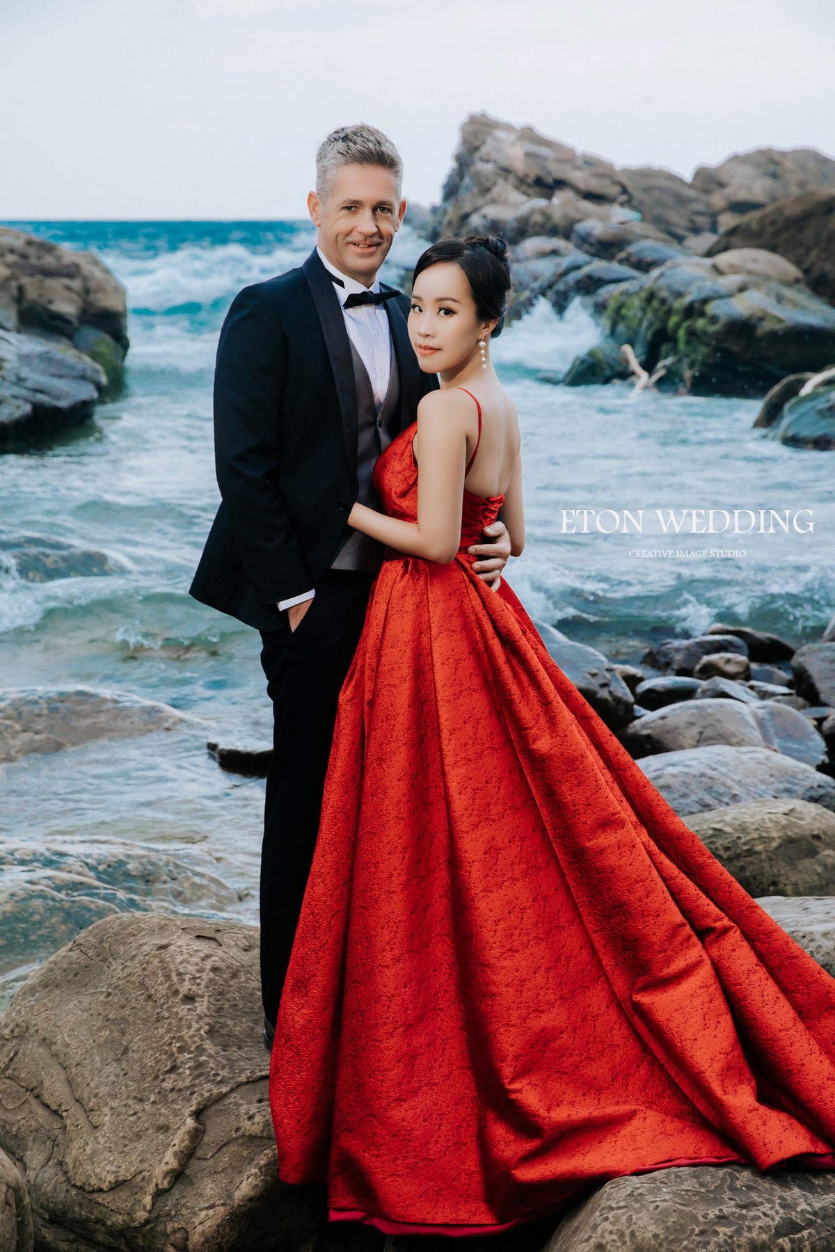 海外新人,旅拍婚紗,旅拍攝影,自助婚紗,一站式服務,台灣婚紗,婚紗拍攝地點,台灣婚紗旅拍攻略,檔案全贈,婚紗禮服,中式禮服,秀禾服,龍鳳掛,異國戀,台灣女婿,新住民,跨國夫妻,跨國婚姻,外景婚紗攝影,婚紗外景,婚紗照外景,棚拍婚紗,攝影棚