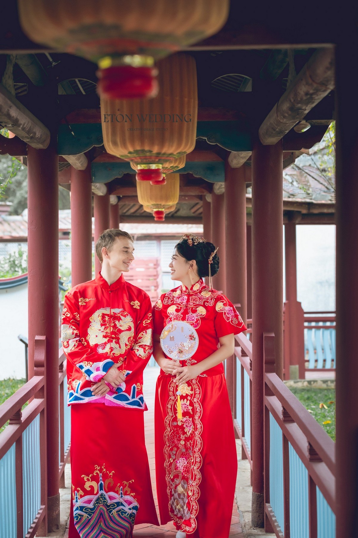 海外新人,旅拍婚紗,旅拍攝影,自助婚紗,一站式服務,台灣婚紗,婚紗拍攝地點,台灣婚紗旅拍攻略,檔案全贈,婚紗禮服,中式禮服,秀禾服,龍鳳掛,異國戀,台灣女婿,新住民,跨國夫妻,跨國婚姻,外景婚紗攝影,婚紗外景,婚紗照外景,棚拍婚紗,攝影棚