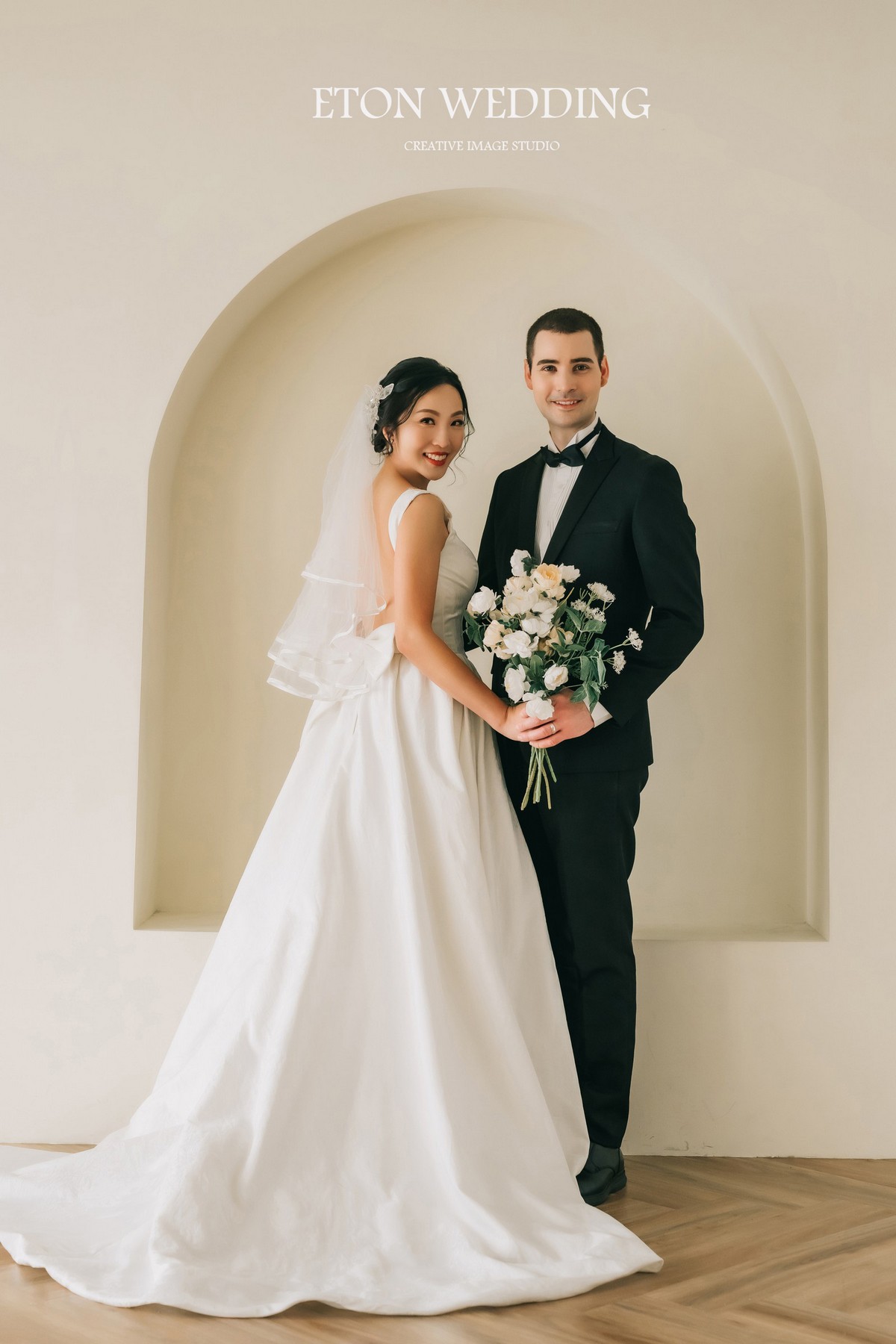 海外新人,旅拍婚紗,旅拍攝影,自助婚紗,一站式服務,台灣婚紗,婚紗拍攝地點,台灣婚紗旅拍攻略,檔案全贈,婚紗禮服,中式禮服,秀禾服,龍鳳掛,異國戀,台灣女婿,新住民,跨國夫妻,跨國婚姻,外景婚紗攝影,婚紗外景,婚紗照外景,棚拍婚紗,攝影棚