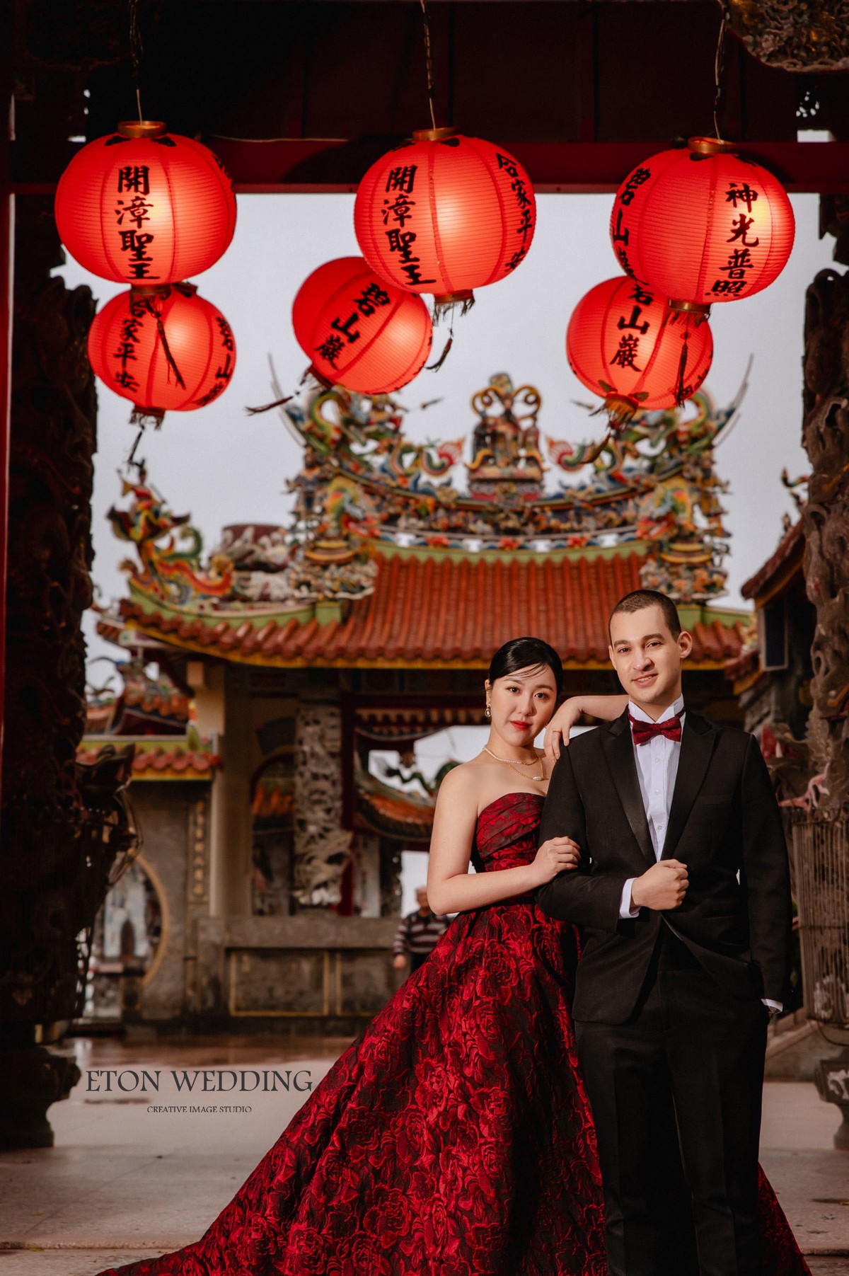 海外新人,旅拍婚紗,旅拍攝影,自助婚紗,一站式服務,台灣婚紗,婚紗拍攝地點,台灣婚紗旅拍攻略,檔案全贈,婚紗禮服,中式禮服,秀禾服,龍鳳掛,異國戀,台灣女婿,新住民,跨國夫妻,跨國婚姻,外景婚紗攝影,婚紗外景,婚紗照外景,棚拍婚紗,攝影棚